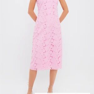 Tuckernuck HYACINTH HOUSE
Carnation Eyelet Evelyn Midi Dress